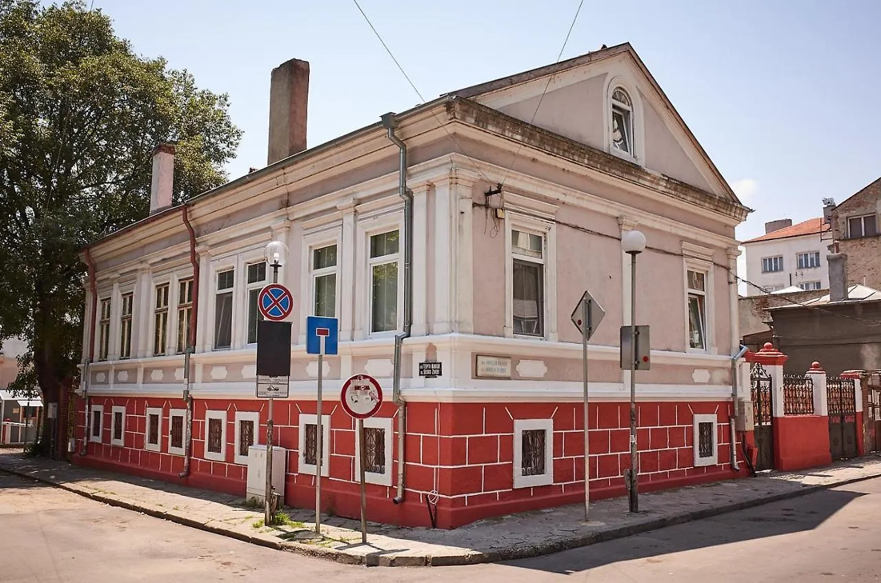 וארנה Nomado Hostel