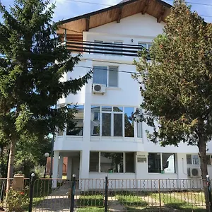 Milena's House Гостевой дом Бургас